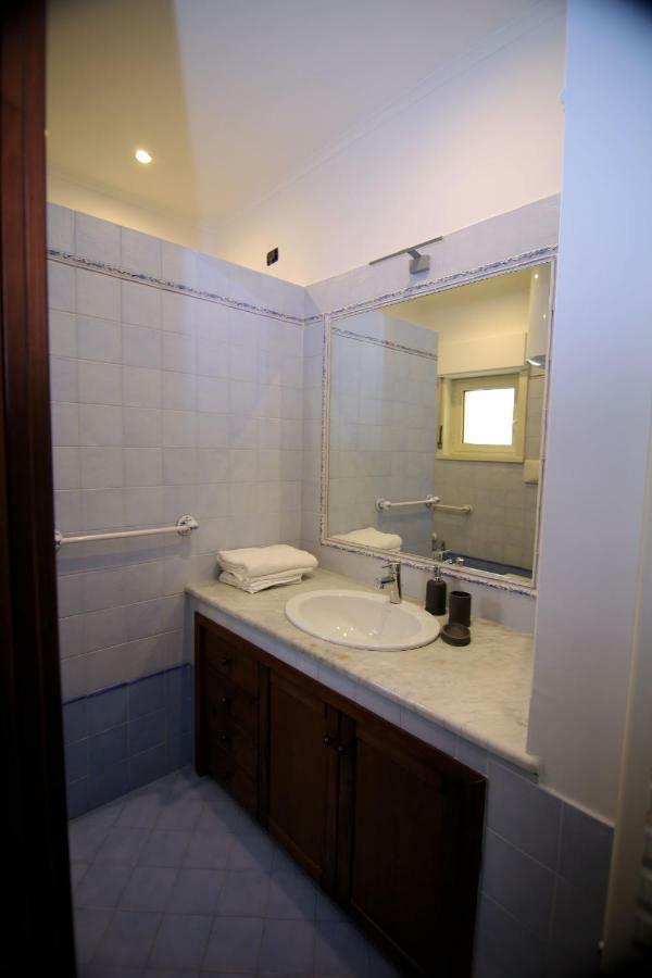 Casa Vittoria Bed & Breakfast Наполи Екстериор снимка